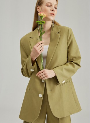 MACADAMIA BLAZER&SHORTS (PISTACHIO GREEN)