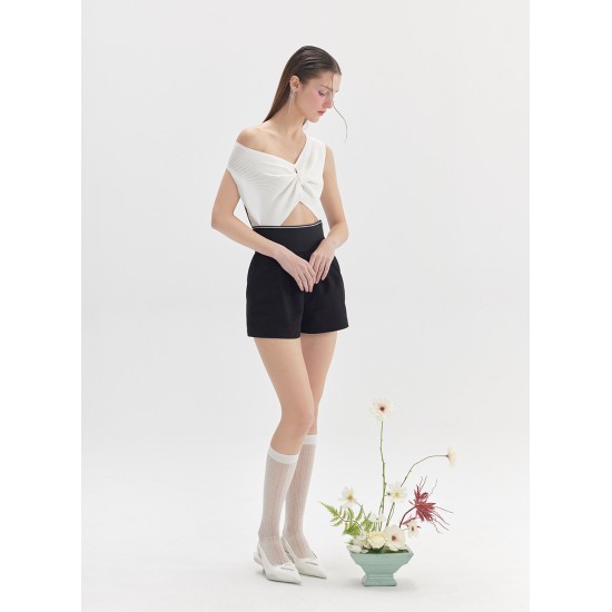 JAZ KNIT TOP (WHITE AND BLACK)