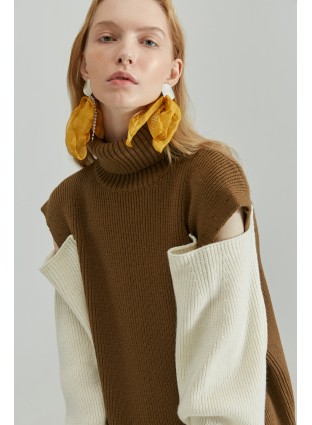 PAISLEY TURTLENECK JUMPER (CAMEL AND WHITE)