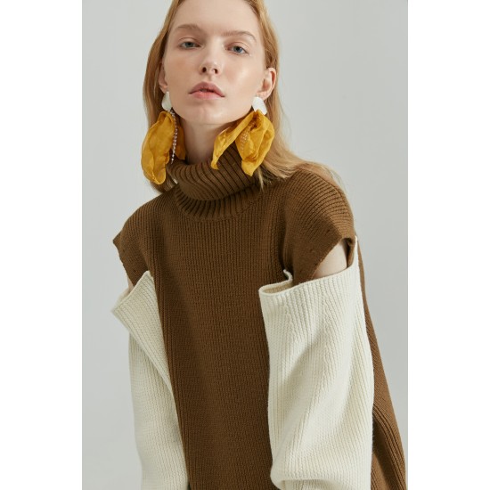 PAISLEY TURTLENECK JUMPER (CAMEL AND WHITE)